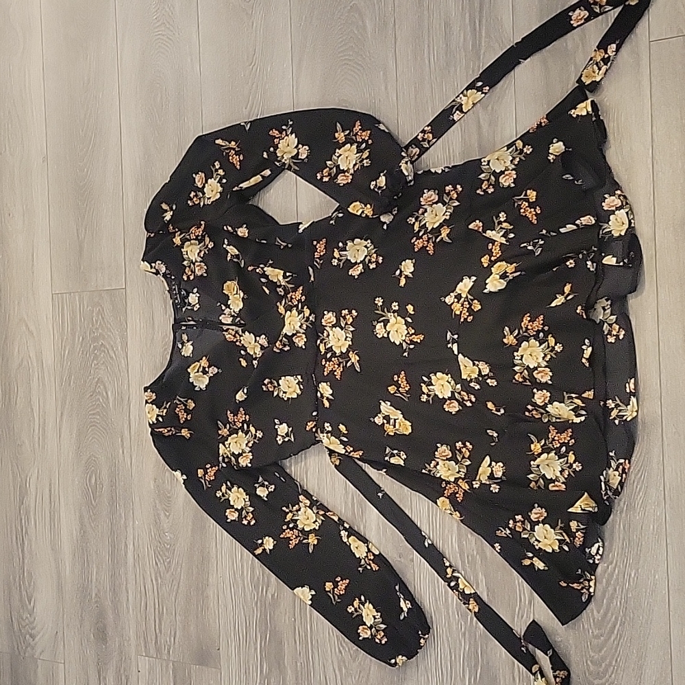TRIXXI Black/Floral Dress Size Medium